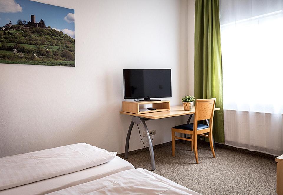 Hotel An Der Burg Biebertal Экстерьер фото