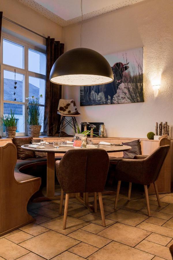 Hotel An Der Burg Biebertal Экстерьер фото